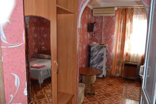 Гостиница Черноморец Лазаревское Стандартный двухместный номер с 1 кроватью или 2 отдельными кроватями-4