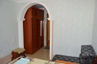 Гостиница Черноморец Лазаревское Стандартный двухместный номер с 1 кроватью или 2 отдельными кроватями и балконом-3