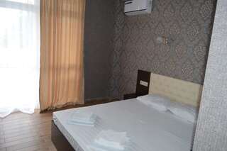 Гостиница Черноморец Лазаревское Двухместный номер Делюкс с 1 кроватью и балконом-3