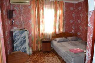 Гостиница Черноморец Лазаревское Стандартный двухместный номер с 1 кроватью или 2 отдельными кроватями-9