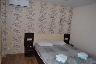 Гостиница Черноморец Лазаревское Двухместный номер Делюкс с 1 кроватью и балконом-4